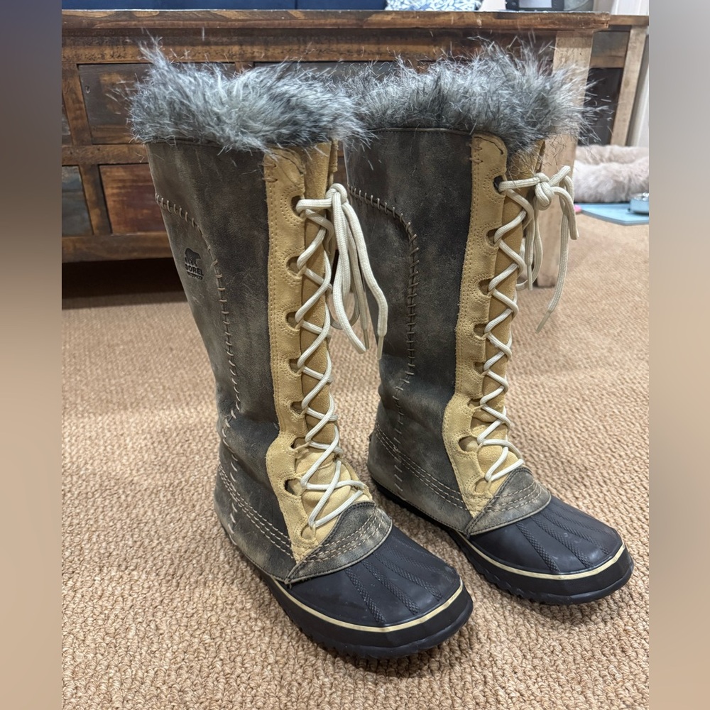 SOREL Cate the Great Winter Boots  - Size 7